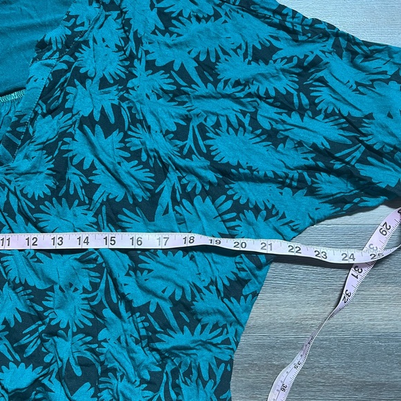 Anthropologie Akemi +‎ Kin Women Top- Small - Picture 3 of 8